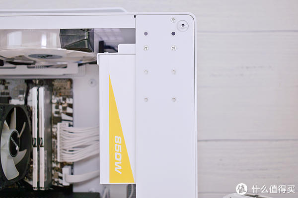 给电视安排一台紧凑型PC,带来大屏畅玩3A优质体验 给电视安排一台紧凑型PC,带来大屏畅玩3A优质体验