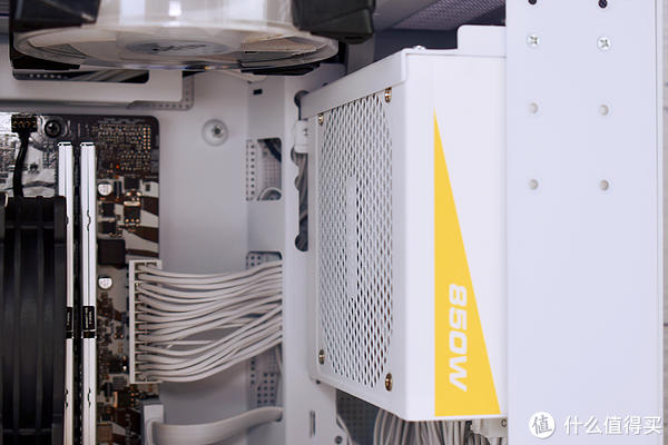 给电视安排一台紧凑型PC,带来大屏畅玩3A优质体验 给电视安排一台紧凑型PC,带来大屏畅玩3A优质体验