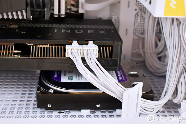 给电视安排一台紧凑型PC,带来大屏畅玩3A优质体验 给电视安排一台紧凑型PC,带来大屏畅玩3A优质体验