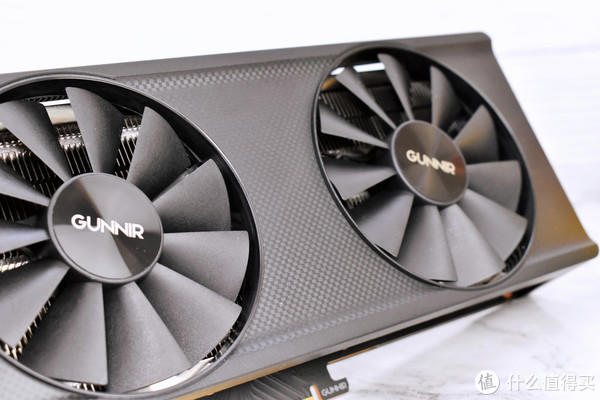 给电视安排一台紧凑型PC,带来大屏畅玩3A优质体验 给电视安排一台紧凑型PC,带来大屏畅玩3A优质体验